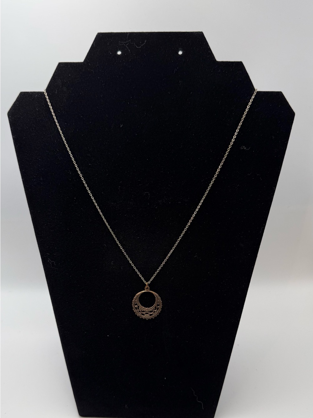Source Unknown Gold Filigree Crescent Circle Pendant Necklace